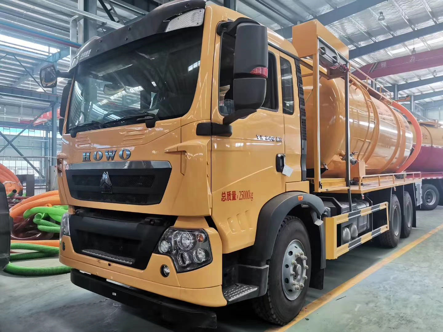 新品出征：重汽??沃豪??TX清洗吸污車，清洗吸污兩不誤