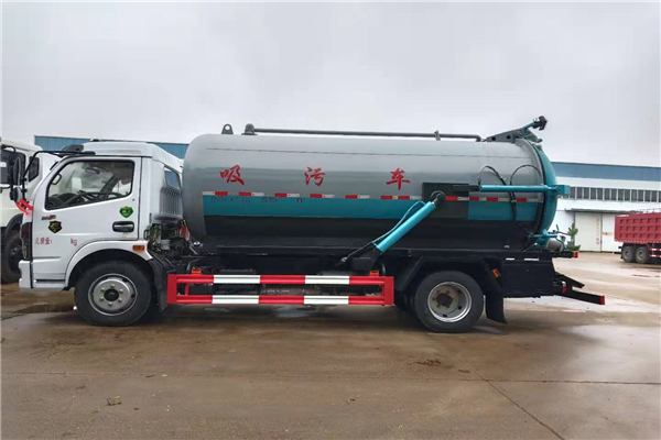 東風(fēng)凱普特吸污車，容積8.5立方，朝柴170，萬里揚6擋，國六標(biāo)準(zhǔn)