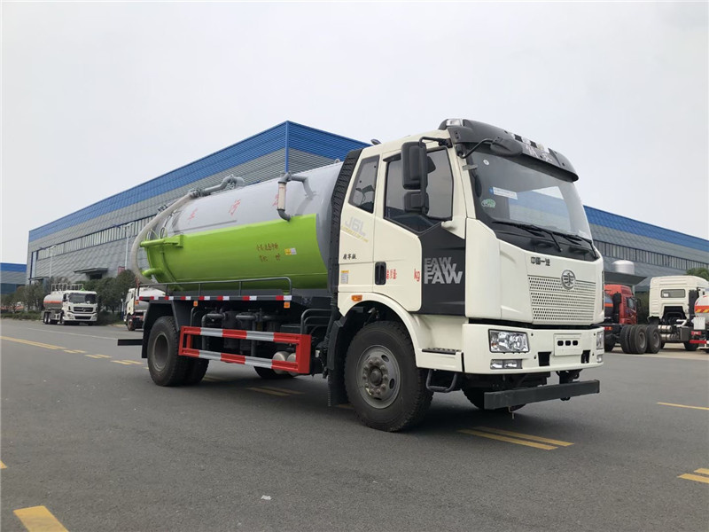 真空吸污車和吸糞車在工作原理有什么區(qū)別到底怎么選購？