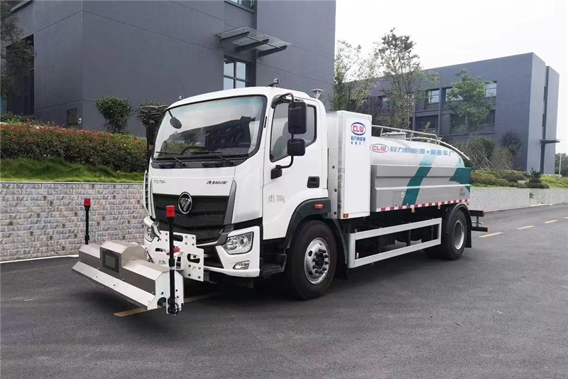 每天一款財(cái)富車型推薦：純電動(dòng)福田路面清洗車由機(jī)械、液壓、電控三部分合為一體的專用沖洗作業(yè)車