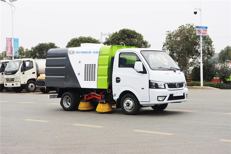 東風(fēng)途逸微卡國六掃路車有純電動、汽油、柴油三種動力可供選擇