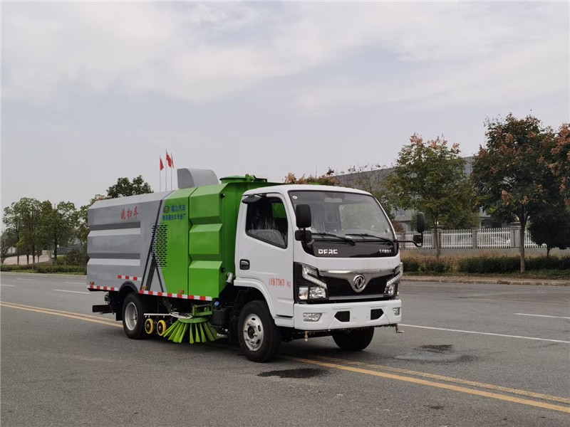 東風(fēng)純電動洗掃車功能齊全，作業(yè)模式豐富，智能化程度高