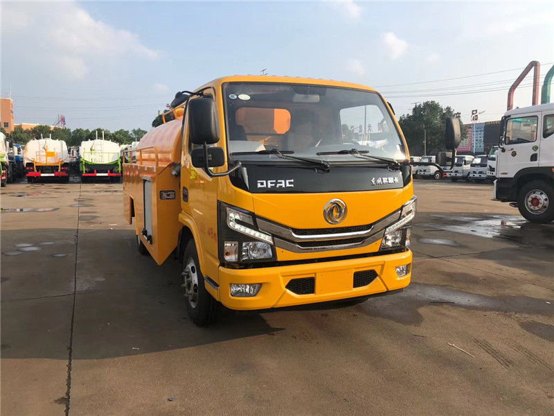 東風(fēng)牌多利卡國六管道疏通車可個(gè)性化定制，安全程度高，設(shè)計(jì)合理