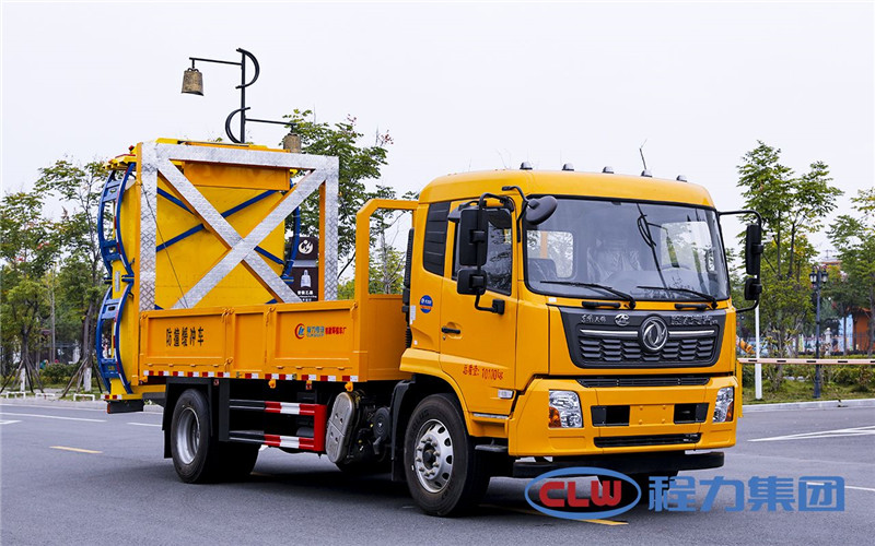 國六天錦高速公路防撞緩沖車帶有獨(dú)立的車橋，可直接拖掛于主車后部