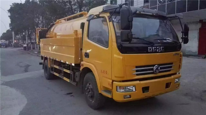 國六福瑞卡高壓清洗吸污車罐體帶舉升，后蓋為液壓開啟