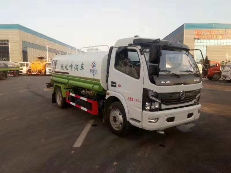 東風(fēng)多利卡D9灑水車用于城市道路、大型廠區(qū) 園林等單位清潔路面