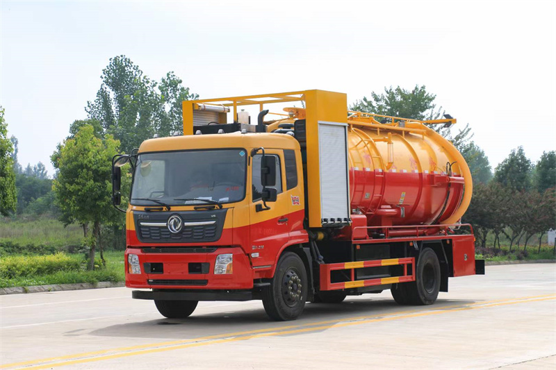 市?搶政?修，救險(xiǎn)排澇利器東風(fēng)天錦清洗吸污車，市面上最暢?的銷?車型