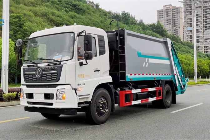 程力牌CL5185ZYS6GX型壓縮式垃圾車(chē)