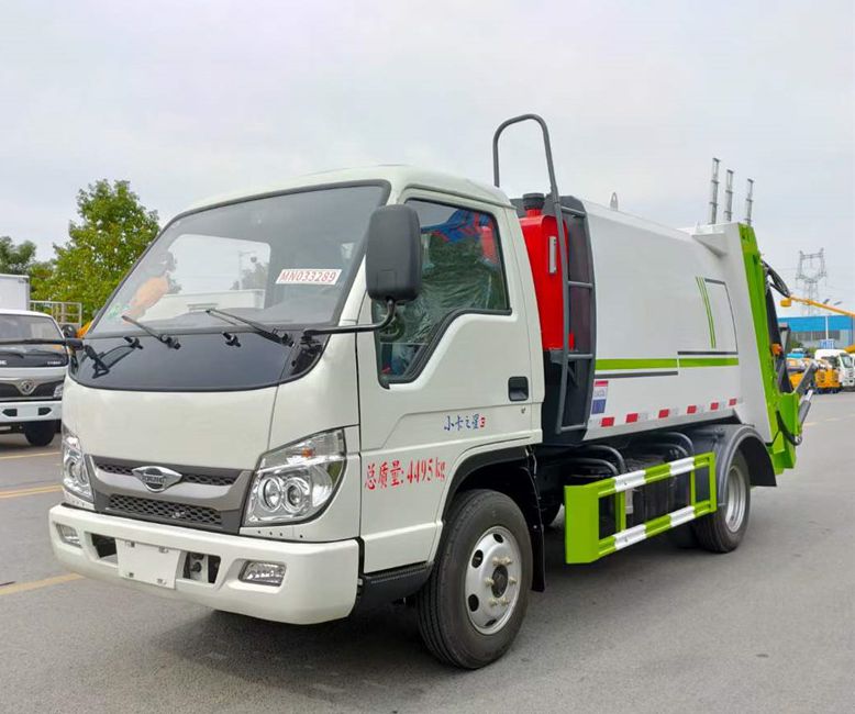 藍(lán)牌福田時(shí)代4.5方壓縮垃圾車(chē)