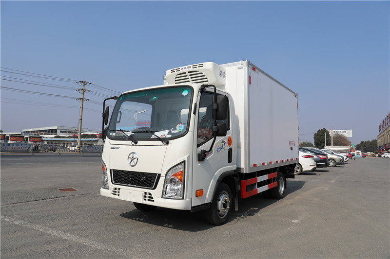 國六藍(lán)牌大運小卡小白鯊冷藏車